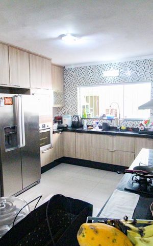 Casa para alugar com 176m², 3 quartos e 2 vagasCozinha