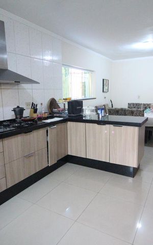 Casa para alugar com 176m², 3 quartos e 2 vagasCozinha