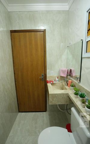 Casa à venda com 150m², 3 quartos e 2 vagasBanheiro 2