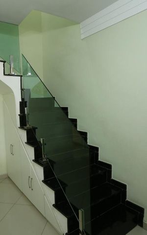 Casa à venda com 150m², 3 quartos e 2 vagasSala