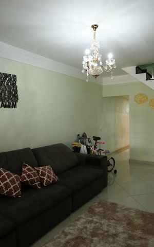 Casa à venda com 150m², 3 quartos e 2 vagasSala
