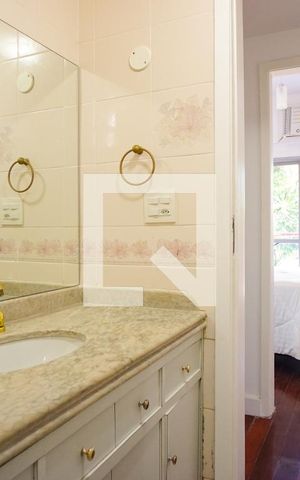 Casa de condomínio à venda com 1360m², 5 quartos e 5 vagasBanheiro Social