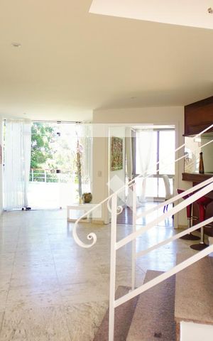 Casa de condomínio à venda com 1360m², 5 quartos e 5 vagasSala