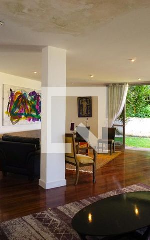 Casa de condomínio à venda com 1360m², 5 quartos e 5 vagasSala