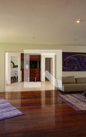 Casa de condomínio à venda com 1360m², 5 quartos e 5 vagasSala