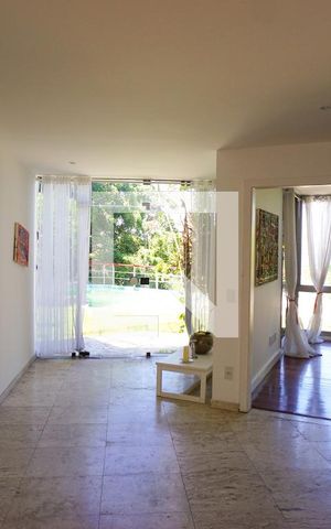 Casa de condomínio à venda com 1360m², 5 quartos e 5 vagasSala