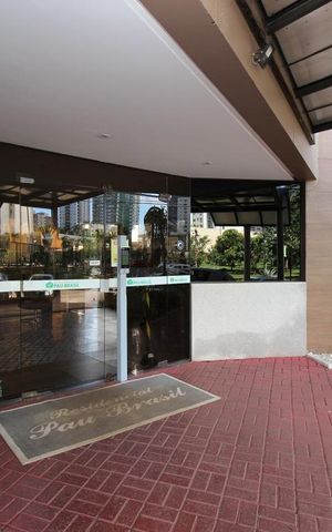 Apartamento à venda com 60m², 2 quartos e 1 vagaFachada e portaria