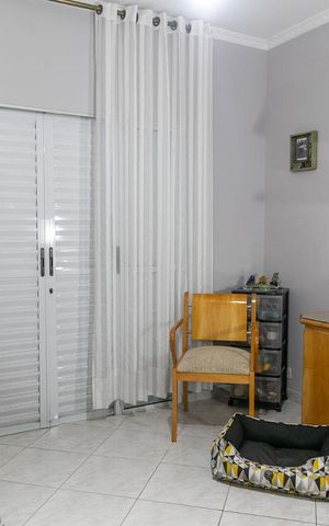 Casa à venda com 309m², 3 quartos e 6 vagas Casa à venda com 309m², 3 quartos e 6 vagasQuarto 3