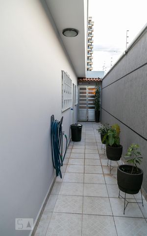 Casa à venda com 309m², 3 quartos e 6 vagas Casa à venda com 309m², 3 quartos e 6 vagasCorredor