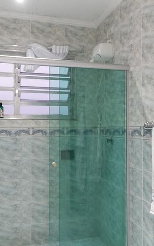 Casa à venda com 309m², 3 quartos e 6 vagas Casa à venda com 309m², 3 quartos e 6 vagasBanheiro Social