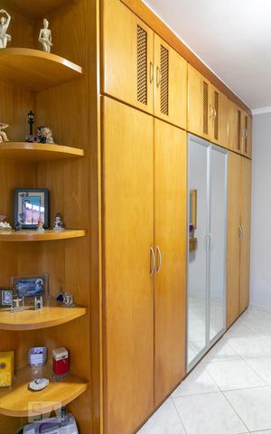 Casa à venda com 309m², 3 quartos e 6 vagas Casa à venda com 309m², 3 quartos e 6 vagasQuarto Suíte - Armário