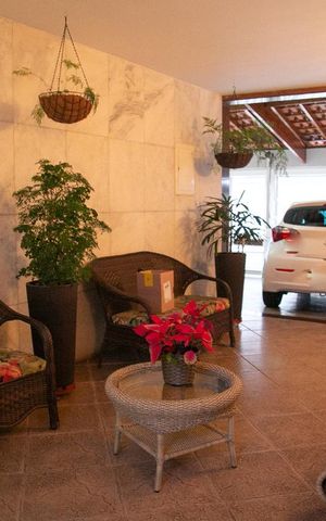 Casa à venda com 309m², 3 quartos e 6 vagas Casa à venda com 309m², 3 quartos e 6 vagasQuintal