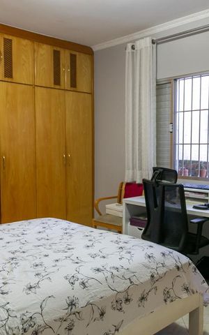 Casa à venda com 309m², 3 quartos e 6 vagas Casa à venda com 309m², 3 quartos e 6 vagasQuarto 2