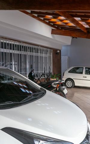 Casa à venda com 309m², 3 quartos e 6 vagas Casa à venda com 309m², 3 quartos e 6 vagasGaragem