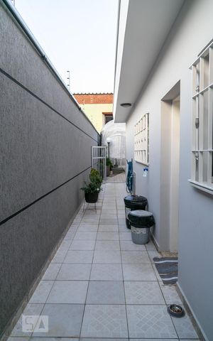 Casa à venda com 309m², 3 quartos e 6 vagas Casa à venda com 309m², 3 quartos e 6 vagasCorredor