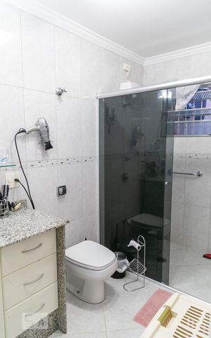 Casa à venda com 309m², 3 quartos e 6 vagas Casa à venda com 309m², 3 quartos e 6 vagasBanheiro da Suíte