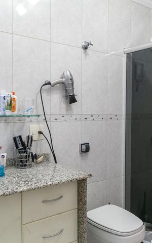 Casa à venda com 309m², 3 quartos e 6 vagas Casa à venda com 309m², 3 quartos e 6 vagasBanheiro da Suíte