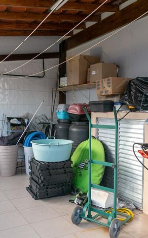 Casa à venda com 309m², 3 quartos e 6 vagas Casa à venda com 309m², 3 quartos e 6 vagasQuintal