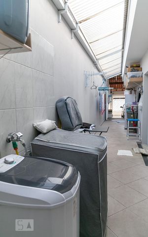 Casa à venda com 309m², 3 quartos e 6 vagas Casa à venda com 309m², 3 quartos e 6 vagasÁrea de Serviço