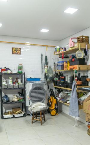 Casa à venda com 309m², 3 quartos e 6 vagas Casa à venda com 309m², 3 quartos e 6 vagasQuarto de Serviço/Reversível