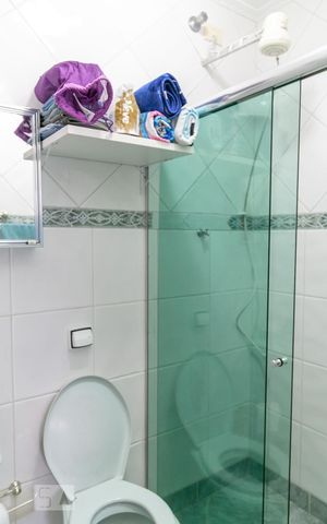 Casa à venda com 309m², 3 quartos e 6 vagas Casa à venda com 309m², 3 quartos e 6 vagasBanheiro de serviço
