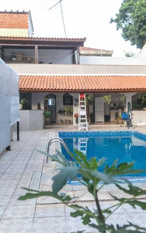 Casa à venda com 309m², 3 quartos e 6 vagas Casa à venda com 309m², 3 quartos e 6 vagasVista Quarto 2