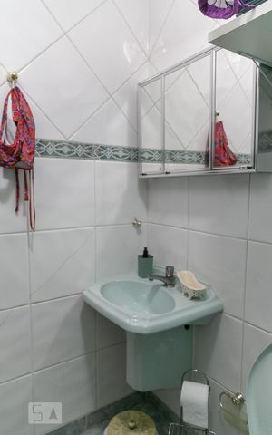 Casa à venda com 309m², 3 quartos e 6 vagas Casa à venda com 309m², 3 quartos e 6 vagasBanheiro de serviço