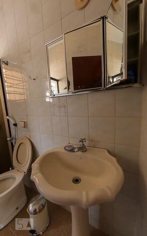 Casa à venda com 385m², 3 quartos e 6 vagasBanheiro 