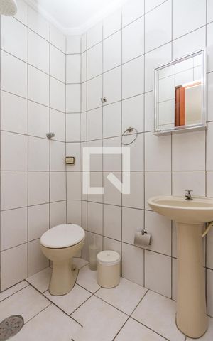 Casa à venda com 150m², 3 quartos e 2 vagas Casa à venda com 150m², 3 quartos e 2 vagasBanheiro de Serviço