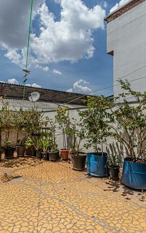 Casa à venda com 340m², 3 quartos e 2 vagas Casa à venda com 340m², 3 quartos e 2 vagasTerraço
