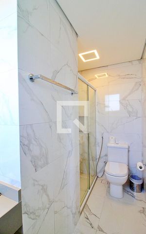 Apartamento à venda com 180m², 3 quartos e 4 vagasBanheiro da Suíte 2