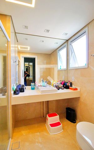 Apartamento à venda com 180m², 3 quartos e 4 vagasBanheiro da Suíte 1