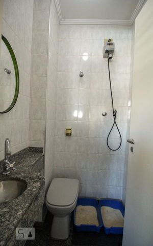 Apartamento à venda com 175m², 4 quartos e 4 vagasBanheiro de Serviço
