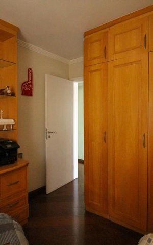 Apartamento à venda com 175m², 4 quartos e 4 vagasQuarto 2
