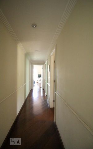 Apartamento à venda com 175m², 4 quartos e 4 vagasCorredor