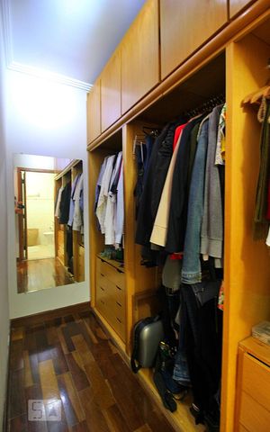 Apartamento à venda com 180m², 3 quartos e 2 vagasCloset