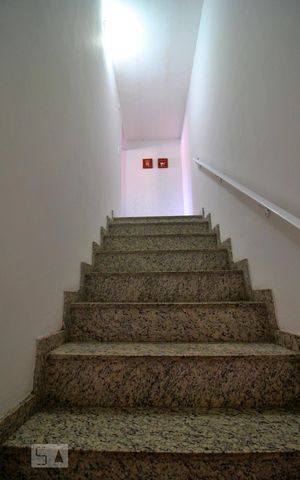 Apartamento à venda com 180m², 3 quartos e 2 vagasEscada