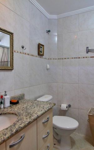Apartamento à venda com 180m², 3 quartos e 2 vagasBanheiro da Suíte