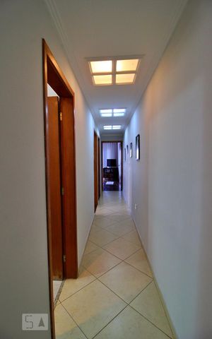 Apartamento à venda com 180m², 3 quartos e 2 vagasCorredor