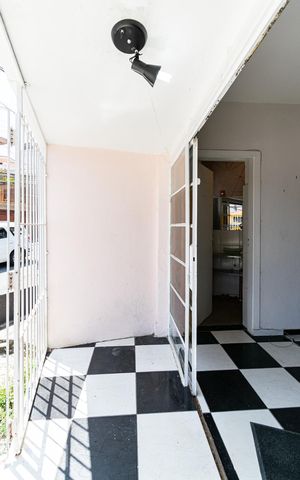 Casa para alugar com 250m², 3 quartos e 4 vagas Casa para alugar com 250m², 3 quartos e 4 vagasVaranda