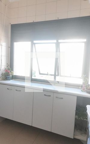 Apartamento à venda com 258m², 3 quartos e 3 vagas Apartamento à venda com 258m², 3 quartos e 3 vagasArea de Serviços