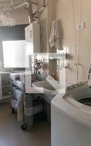 Apartamento à venda com 258m², 3 quartos e 3 vagas Apartamento à venda com 258m², 3 quartos e 3 vagasArea de Serviços