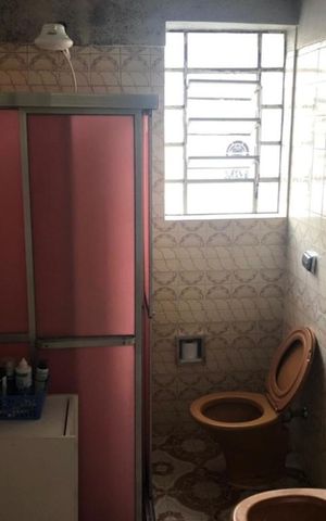 Casa à venda com 200m², 3 quartos e 1 vaga Casa à venda com 200m², 3 quartos e 1 vagaBanheiro