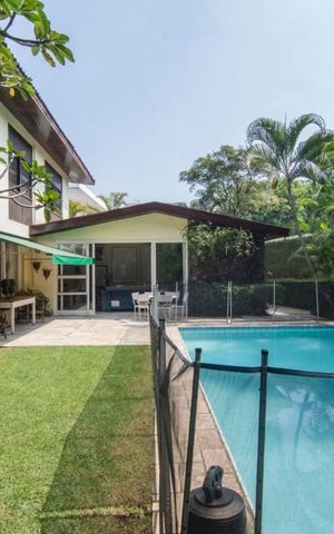 Casa à venda com 659m², 5 quartos e 6 vagas