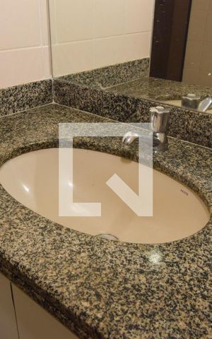 Apartamento para alugar com 74m², 2 quartos e 1 vaga Apartamento para alugar com 74m², 2 quartos e 1 vagaBanheiro