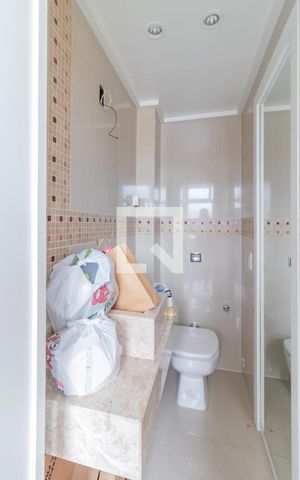 Apartamento à venda com 125m², 3 quartos e 1 vaga Apartamento à venda com 125m², 3 quartos e 1 vagaBanheiro de Serviço
