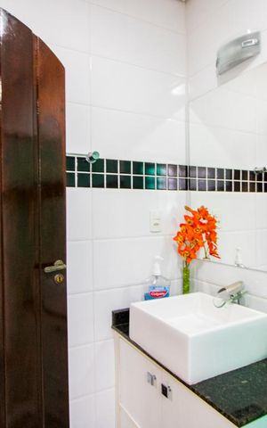 Casa à venda com 258m², 3 quartos e 7 vagas Casa à venda com 258m², 3 quartos e 7 vagasBanheiro do quarto 1