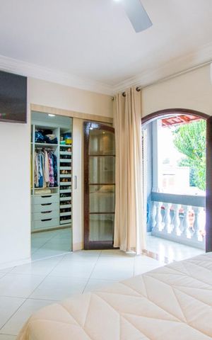 Casa à venda com 258m², 3 quartos e 7 vagas Casa à venda com 258m², 3 quartos e 7 vagasQuarto 1 - Suíte