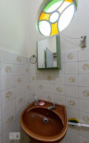 Casa à venda com 425m², 4 quartos e 3 vagasBanheiro Social