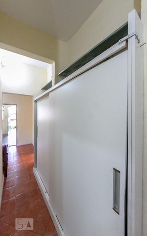 Casa à venda com 425m², 4 quartos e 3 vagasCorredor